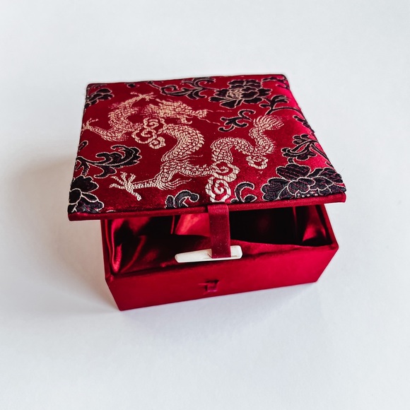 Jade Green Necklace/Pendant - Picture 3 of 3